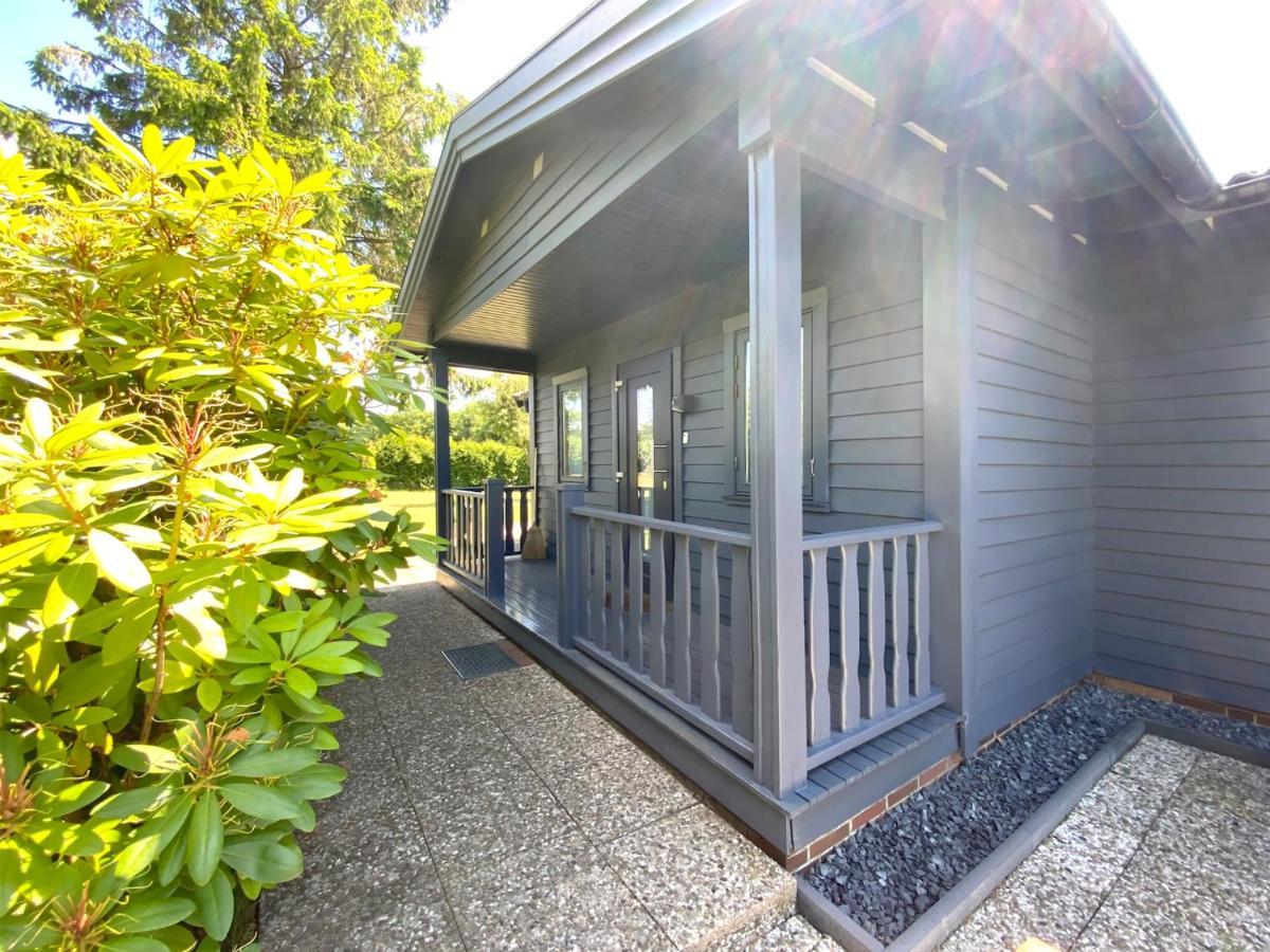 Villa Schwedenhaus Mit Holzofen & Aussenkamin Auf 1400M2 Tensbuttel-Rost Exterior foto